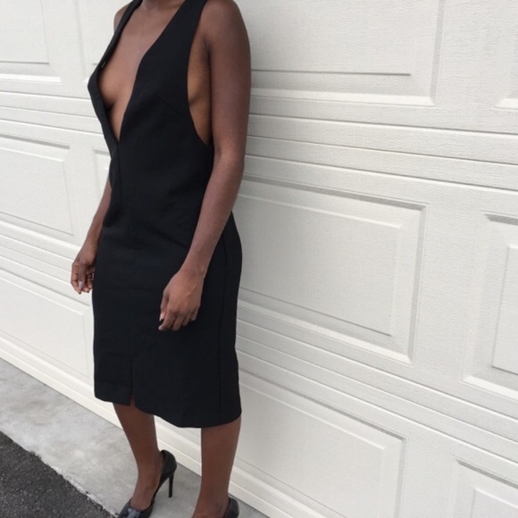 Double  deep V Dress‎ - Picture 3 of 3